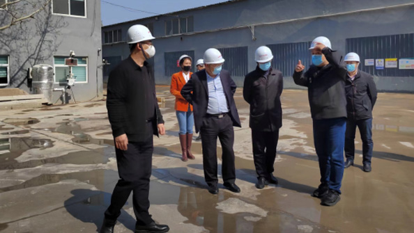 市住房和城鄉(xiāng)建設(shè)局劉玉勇局長(zhǎng)、 市建筑工程管理服務(wù)中心孫雷主任一行 到我公司調(diào)研、指導(dǎo)